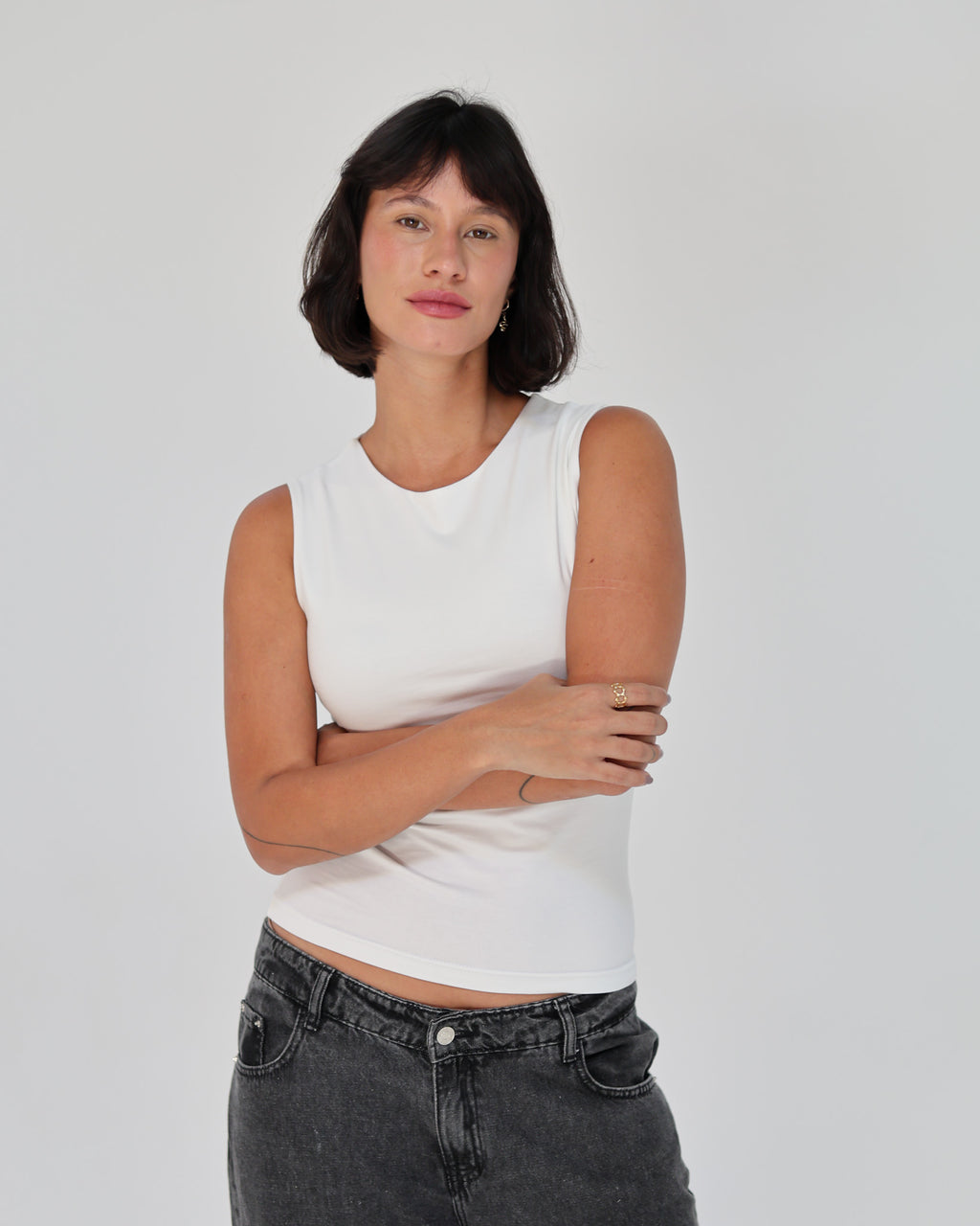 Sleeveless Basic - White